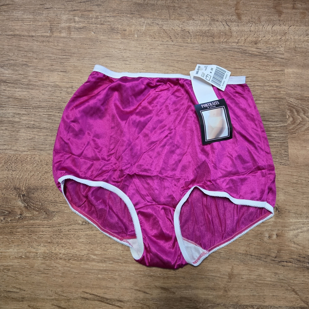 NWT!! Vintage Women's Pink Portraits In Nylon Panties Size 7